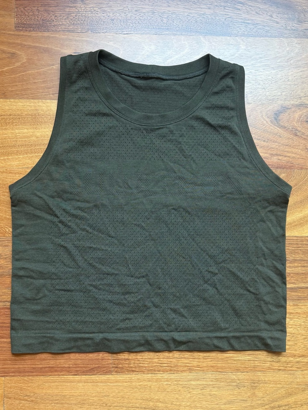 Lululemon breeze by muscle crop size 4